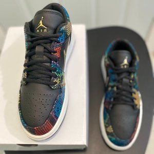 AIR JORDAN | WOMENS AIR JORDAN 1 LOW MULTICOLOR SNAKESKIN